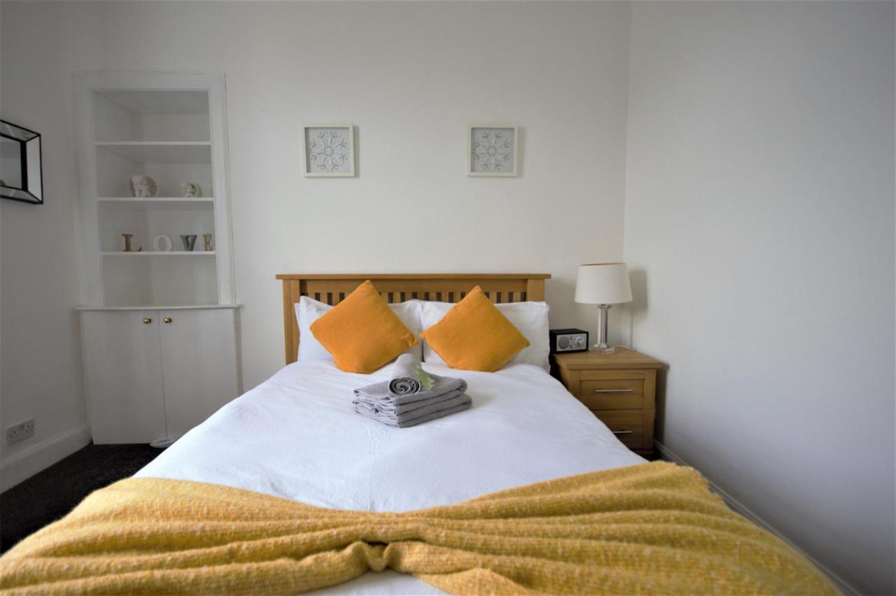 Bright And Cosy West End Apartment กลาสโกว์ ภายนอก รูปภาพ